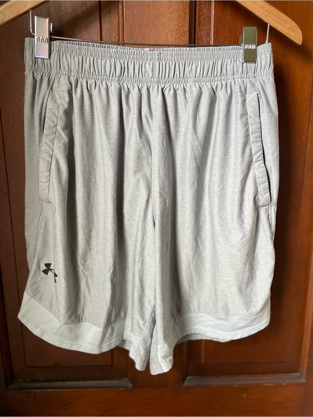 Under Armour men's medium loose light gray athletic shorts